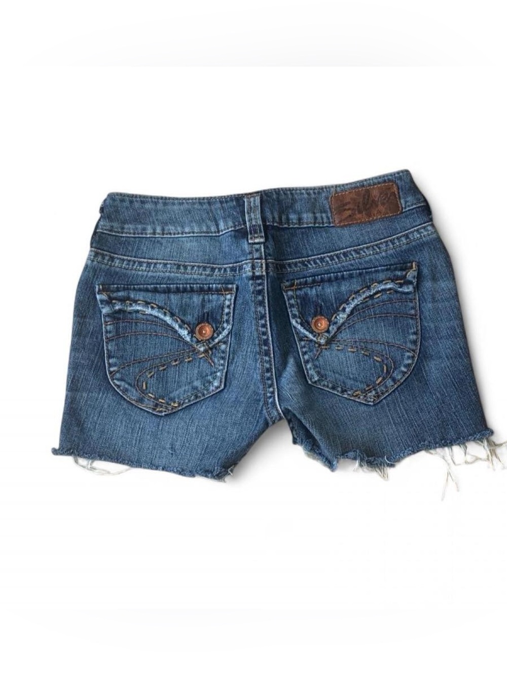 2000s Silver suki jean shorts
Cool pockets